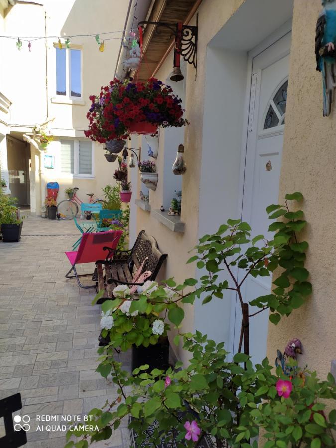 Les Coquelicots Hotel Montrouge Buitenkant foto